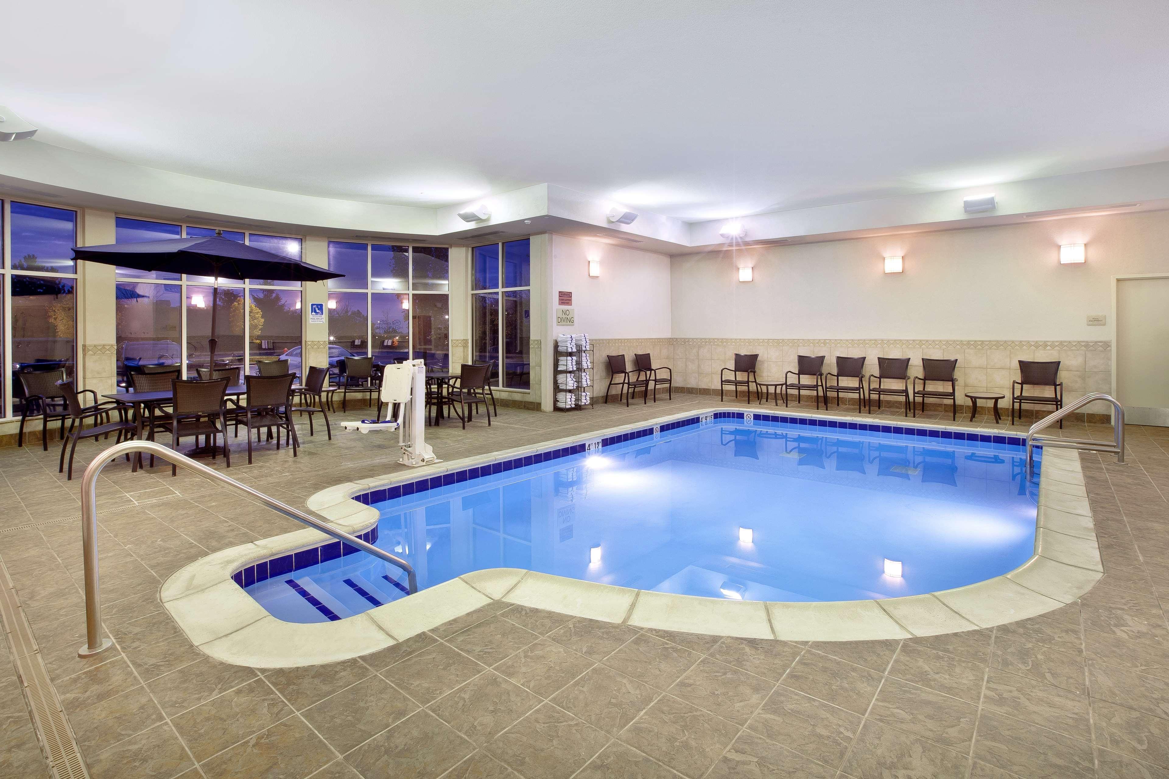 Hilton Garden Inn Detroit/נובי מראה חיצוני תמונה