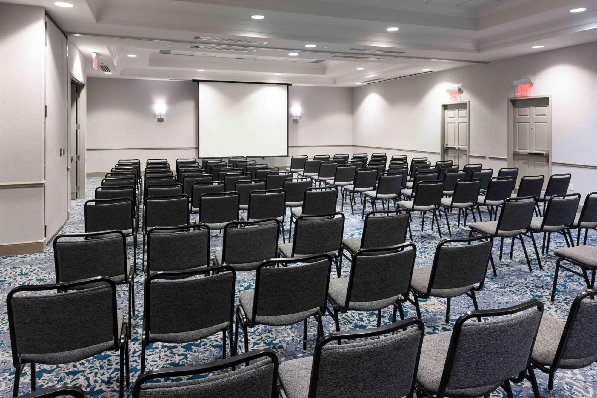 Hilton Garden Inn Detroit/נובי מראה חיצוני תמונה