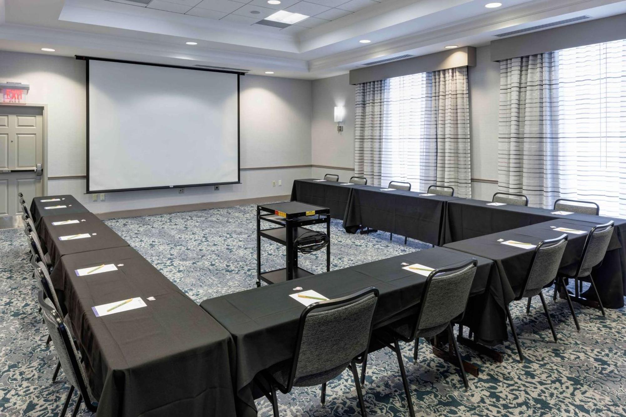 Hilton Garden Inn Detroit/נובי מראה חיצוני תמונה