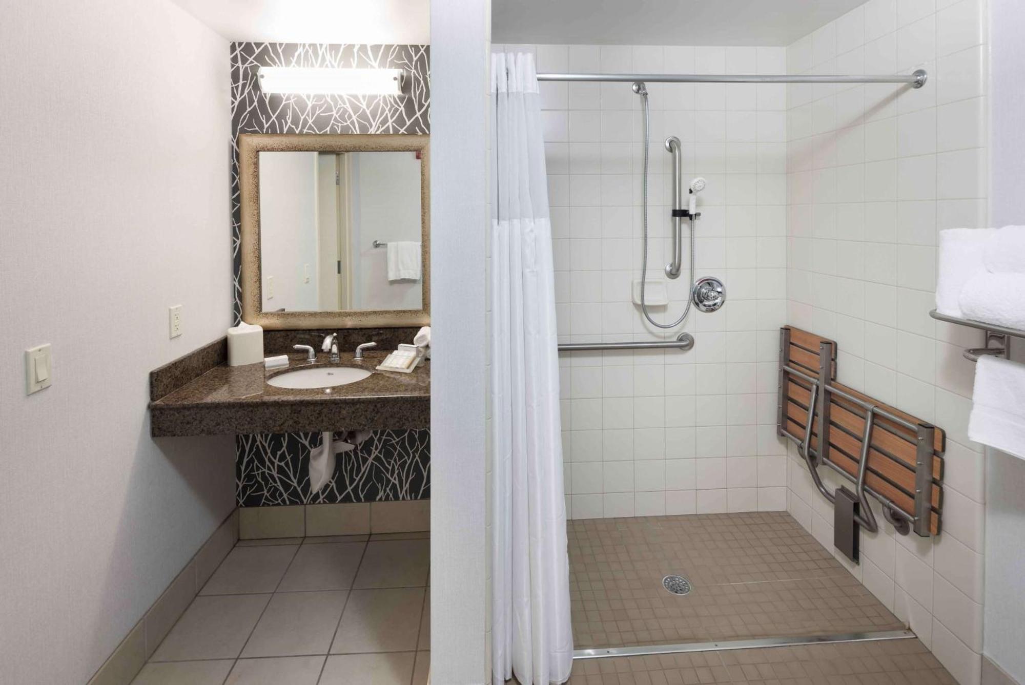 Hilton Garden Inn Detroit/נובי מראה חיצוני תמונה