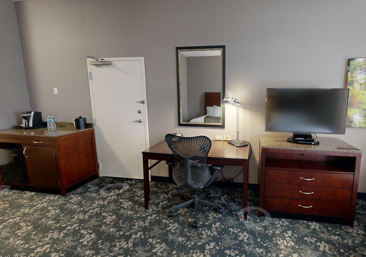 Hilton Garden Inn Detroit/נובי מראה חיצוני תמונה