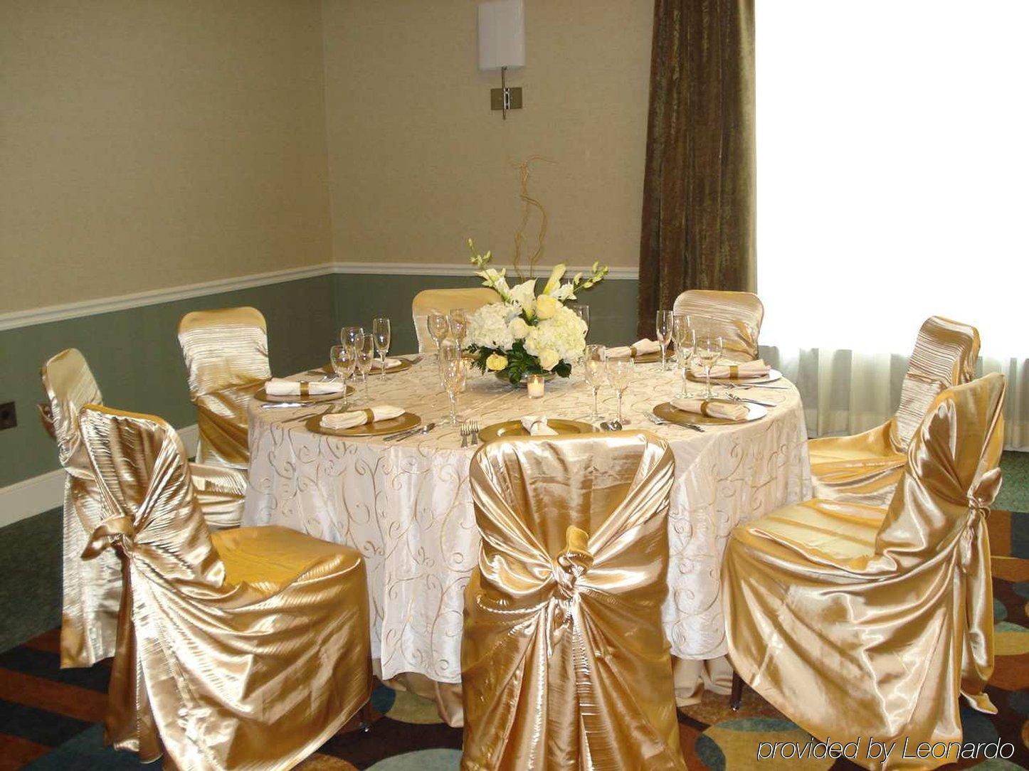 Hilton Garden Inn Detroit/נובי מסעדה תמונה